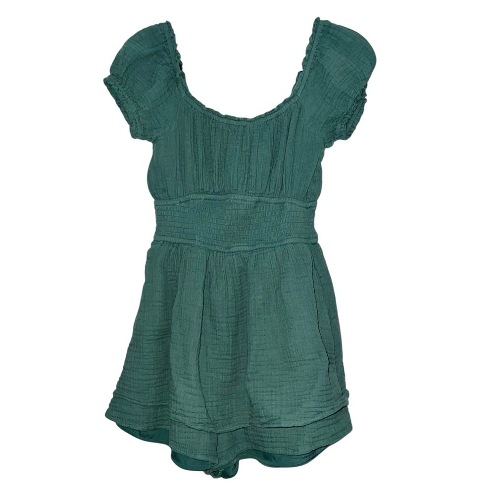 Hollister Tiered Shorts Romper Size Medium
